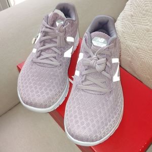 New Balance Women's Size 8 Wide Rose Pink Sneakers